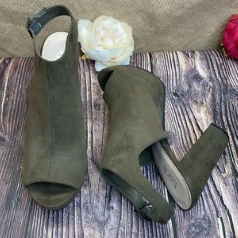 Bar III Olive Green Micro-Suede Nicola Platform Shooties 9