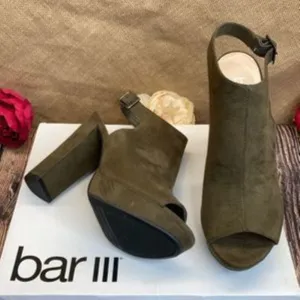 Bar III Olive Green Micro-Suede Nicola Platform Shooties 9
