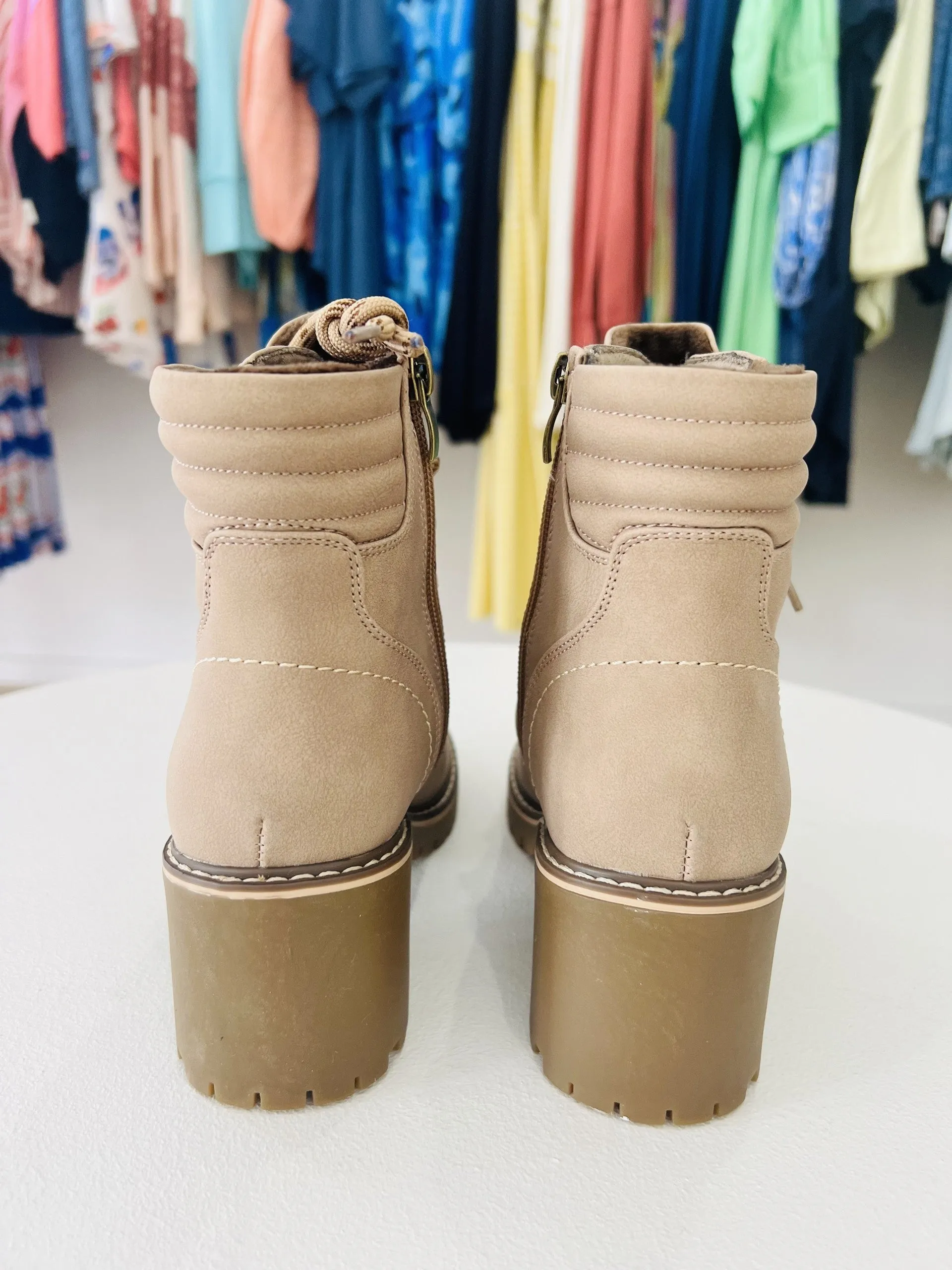 BRITTON BOOT || TAUPE