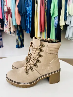 BRITTON BOOT || TAUPE