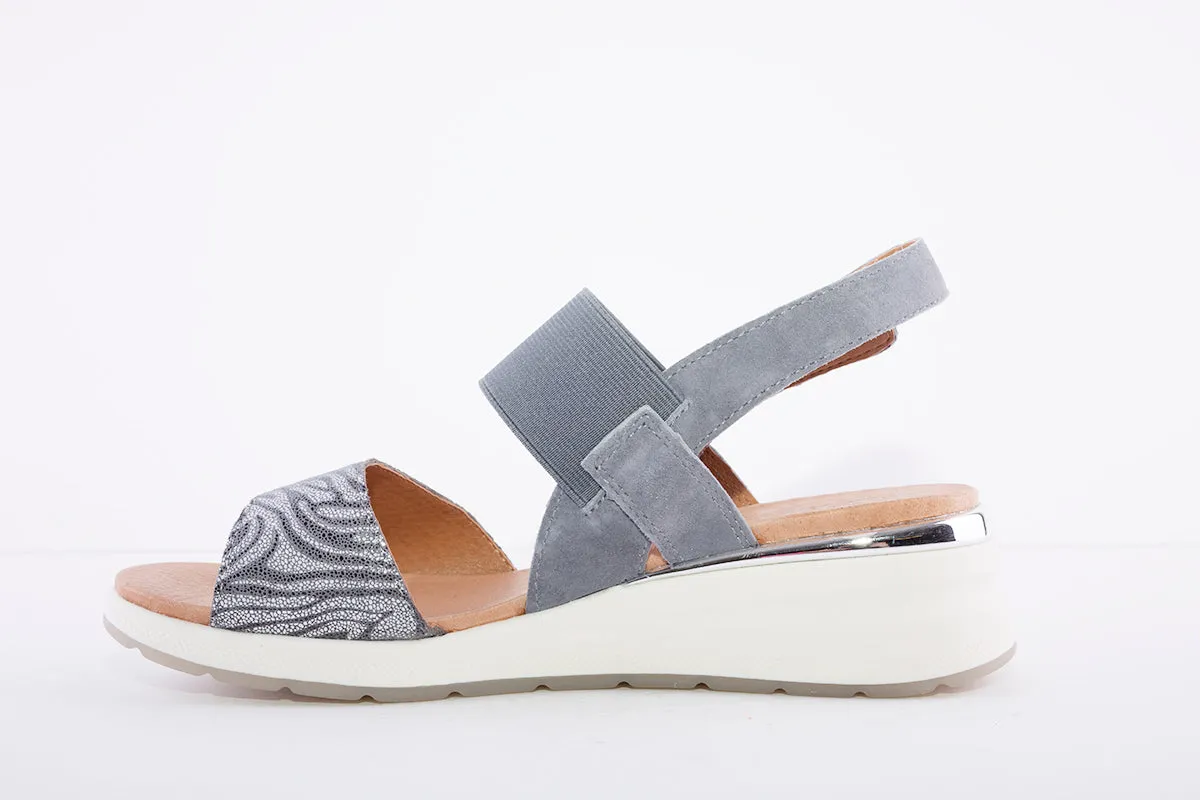 CAPRICE - LOW WEDGE SLING BACK SANDAL - JEANS COMBI