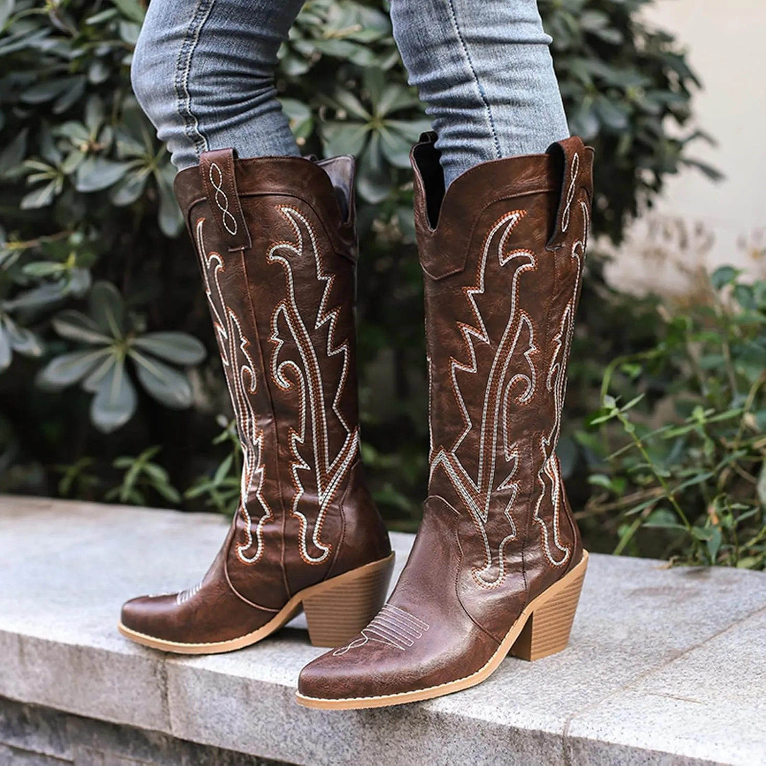 Cozivwaiy Embroidered Cowboy Boots For Women Chunky Stacked Heels Western Boot Pull on Cowgirl Boots Vintage
