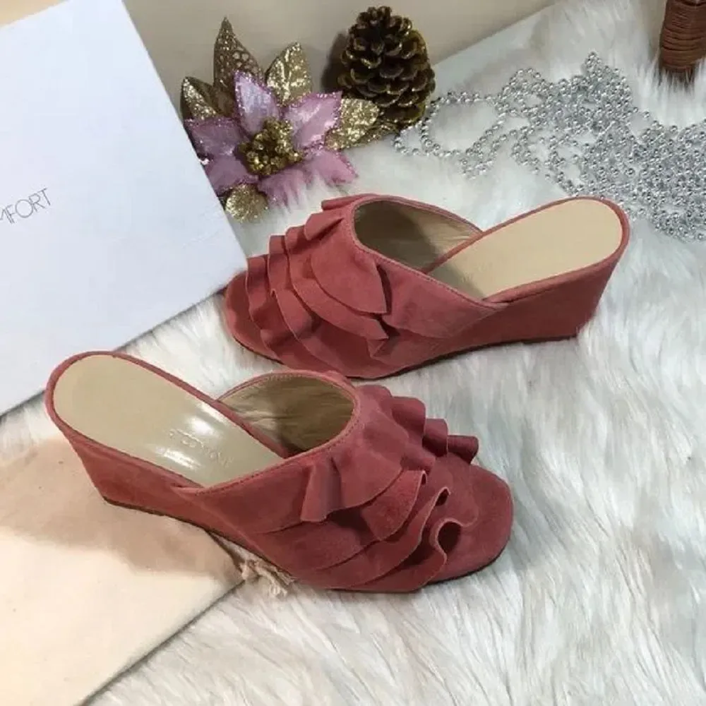 Creature of Comfort “Keira” Wedge Sandal 38.5