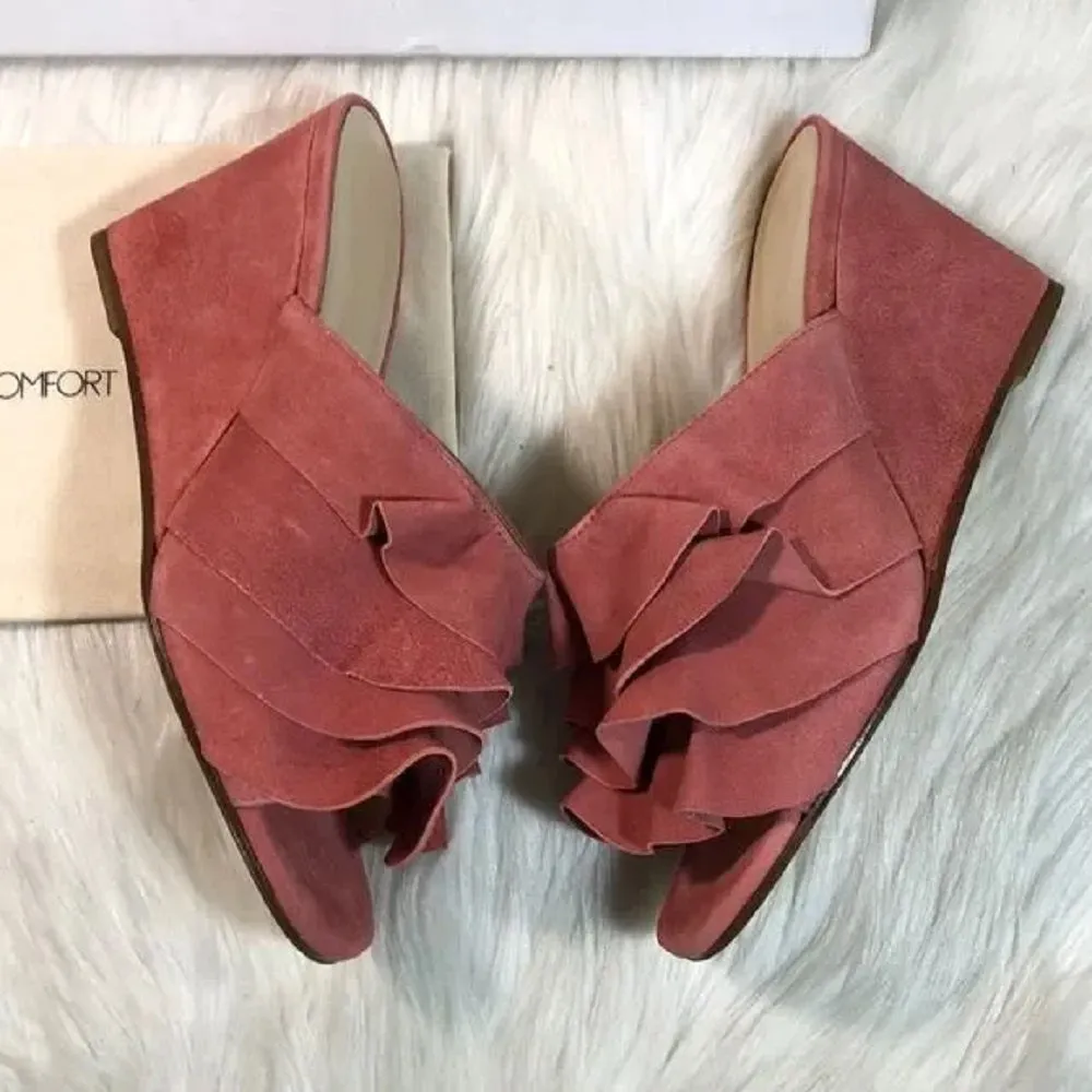 Creature of Comfort “Keira” Wedge Sandal 38.5