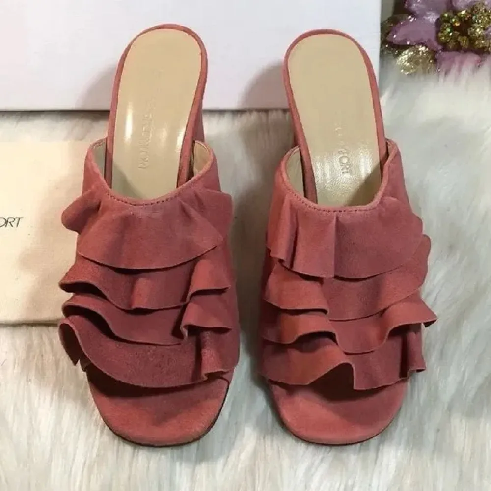 Creature of Comfort “Keira” Wedge Sandal 38.5