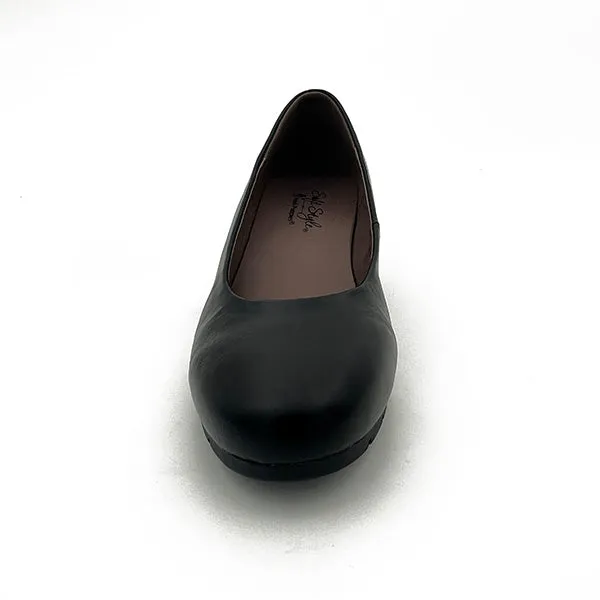 Elegant Comfort Closed Toe Wedge - 0059