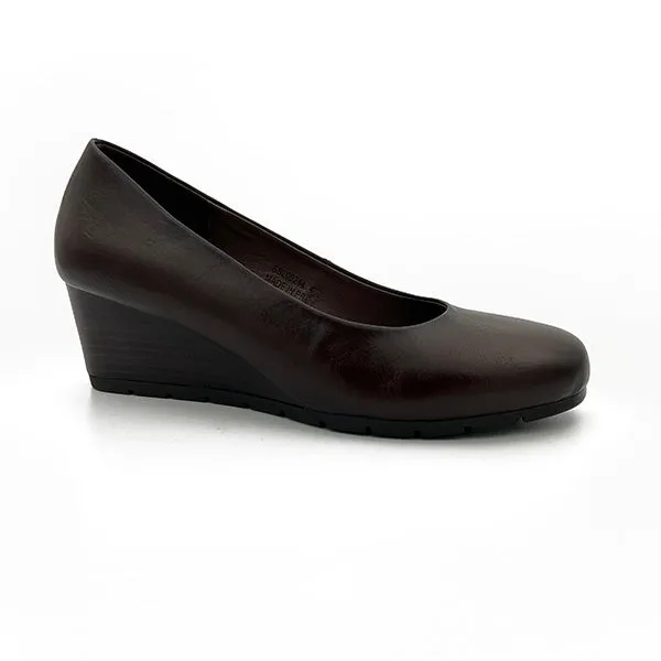 Elegant Comfort Closed Toe Wedge - 0059