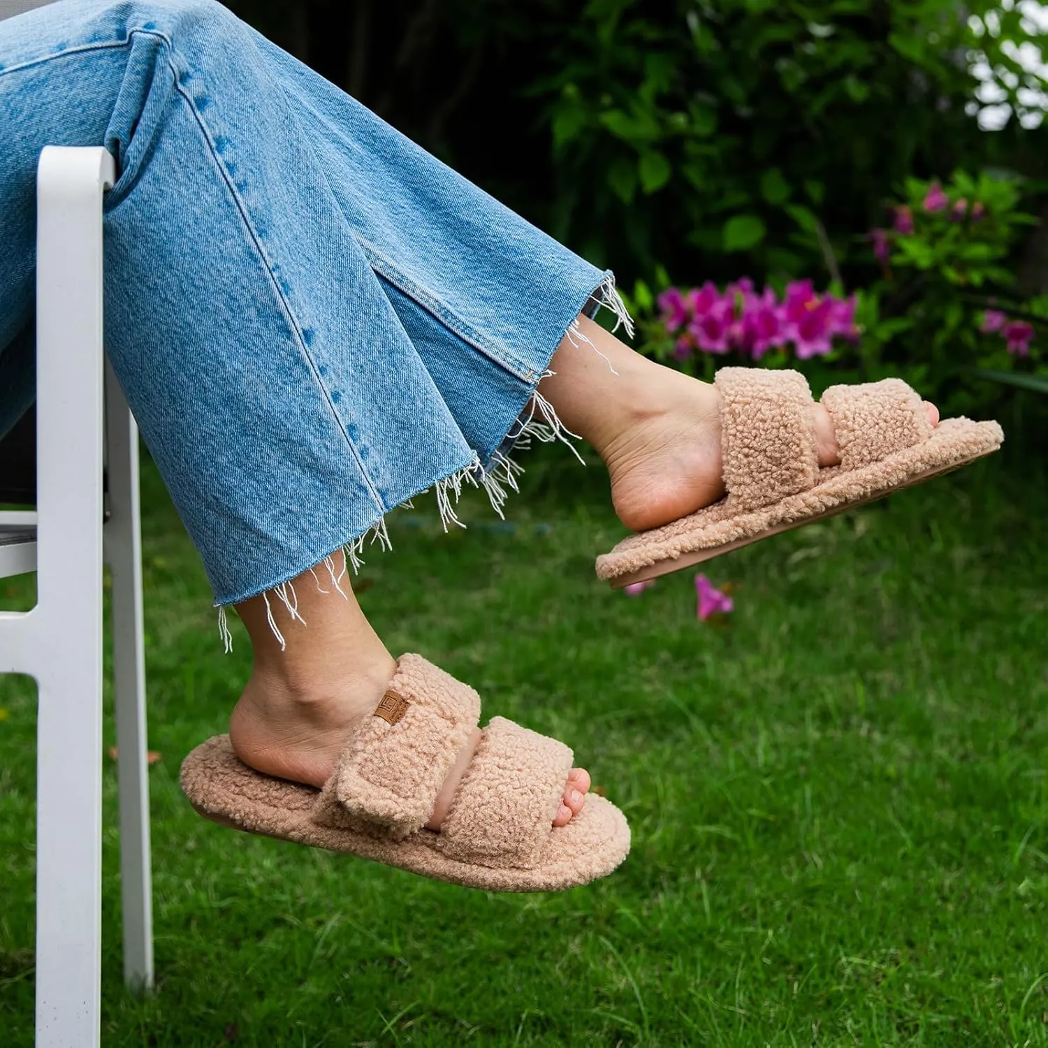 FamilyFairy Open Toe Slippers for Women Adjustable Memory Foam House Shoes Faux Fur Fuzzy Slide Sandals Non Slip Washable