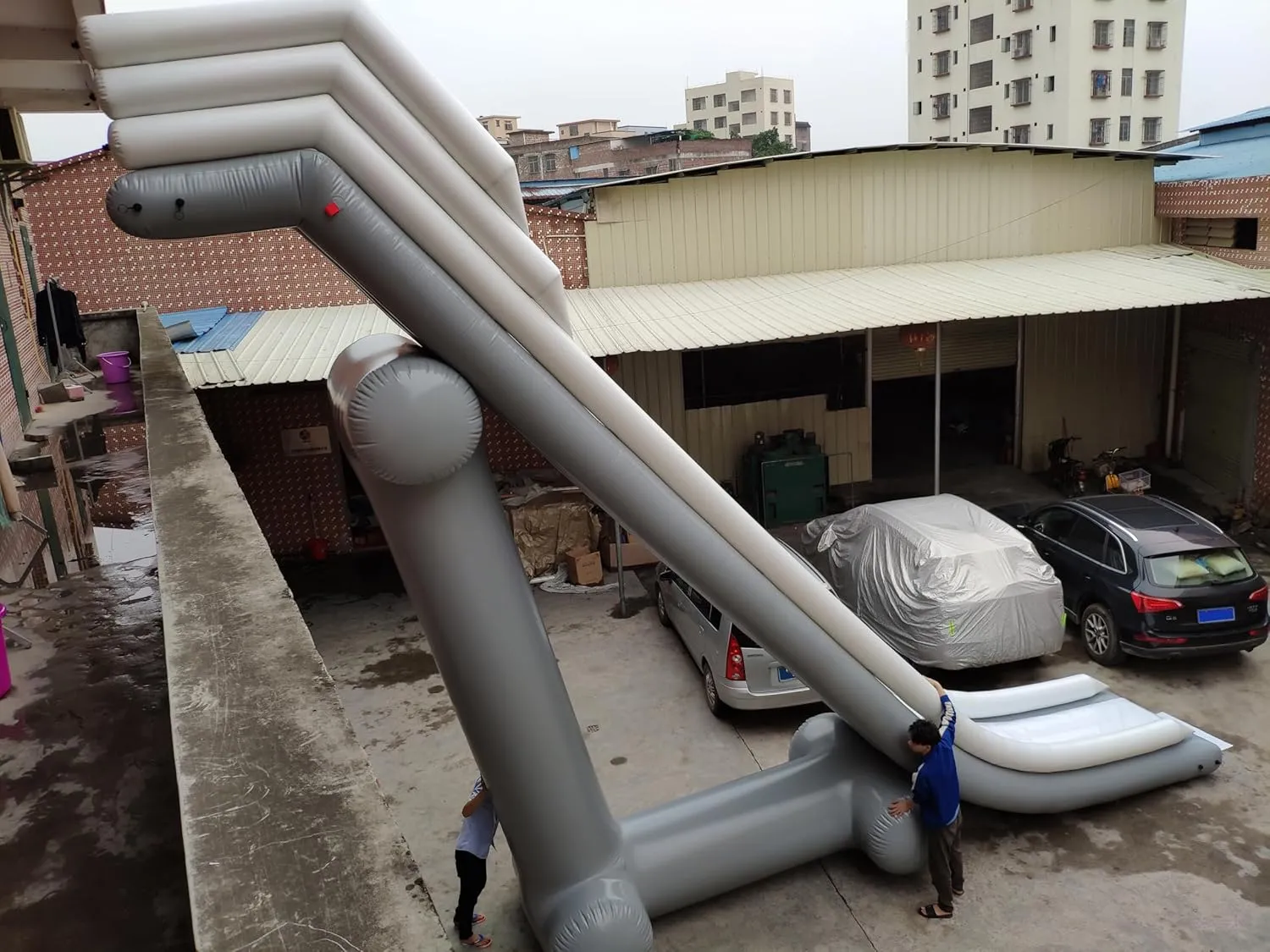 Giant Inflatable Commerce Water Yacht Slide with Air Pump, PVC Water Floating Slide for Pool Party Water Toy（13.1FT/4M）