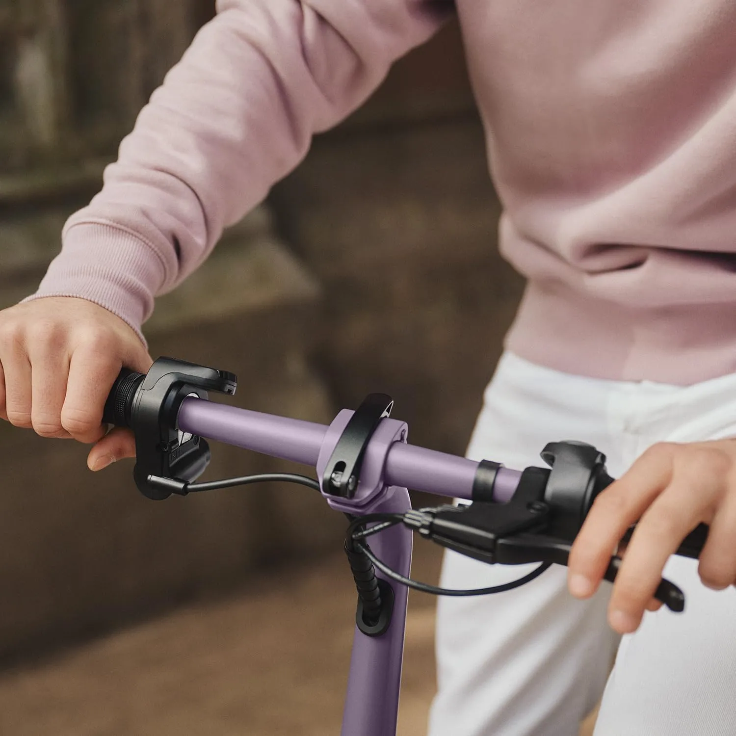 Jetson Bolt Folding Electric Ride-On Bike, Easy-Folding, Built-in Carrying Handle, Twist Throttle, Up to 15.5 MPH, Ages 13 