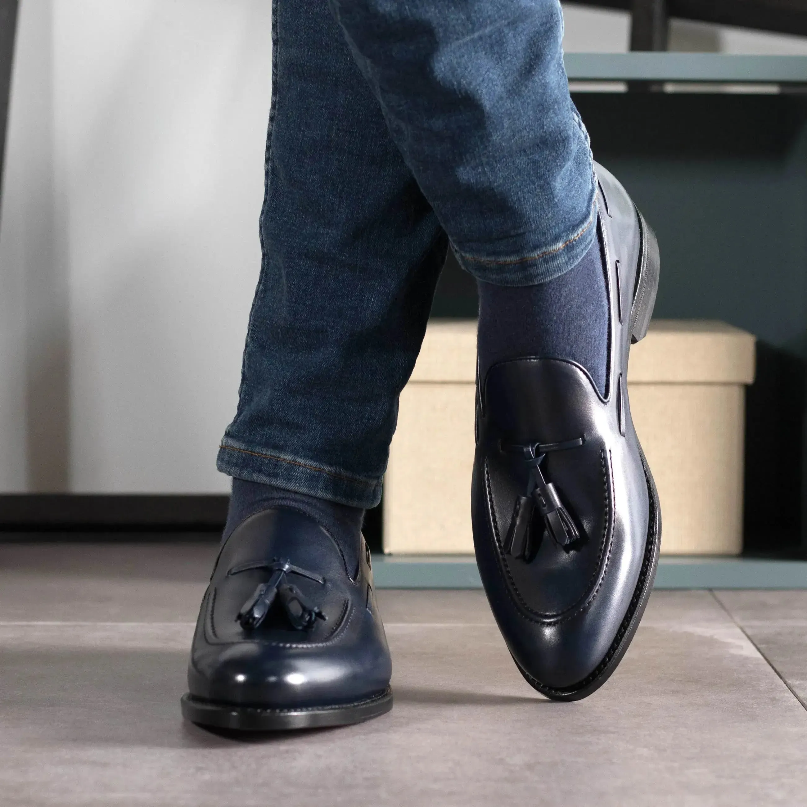 Leather Boat Loafer Zurigo │ Navy & Tassels - Red Soles