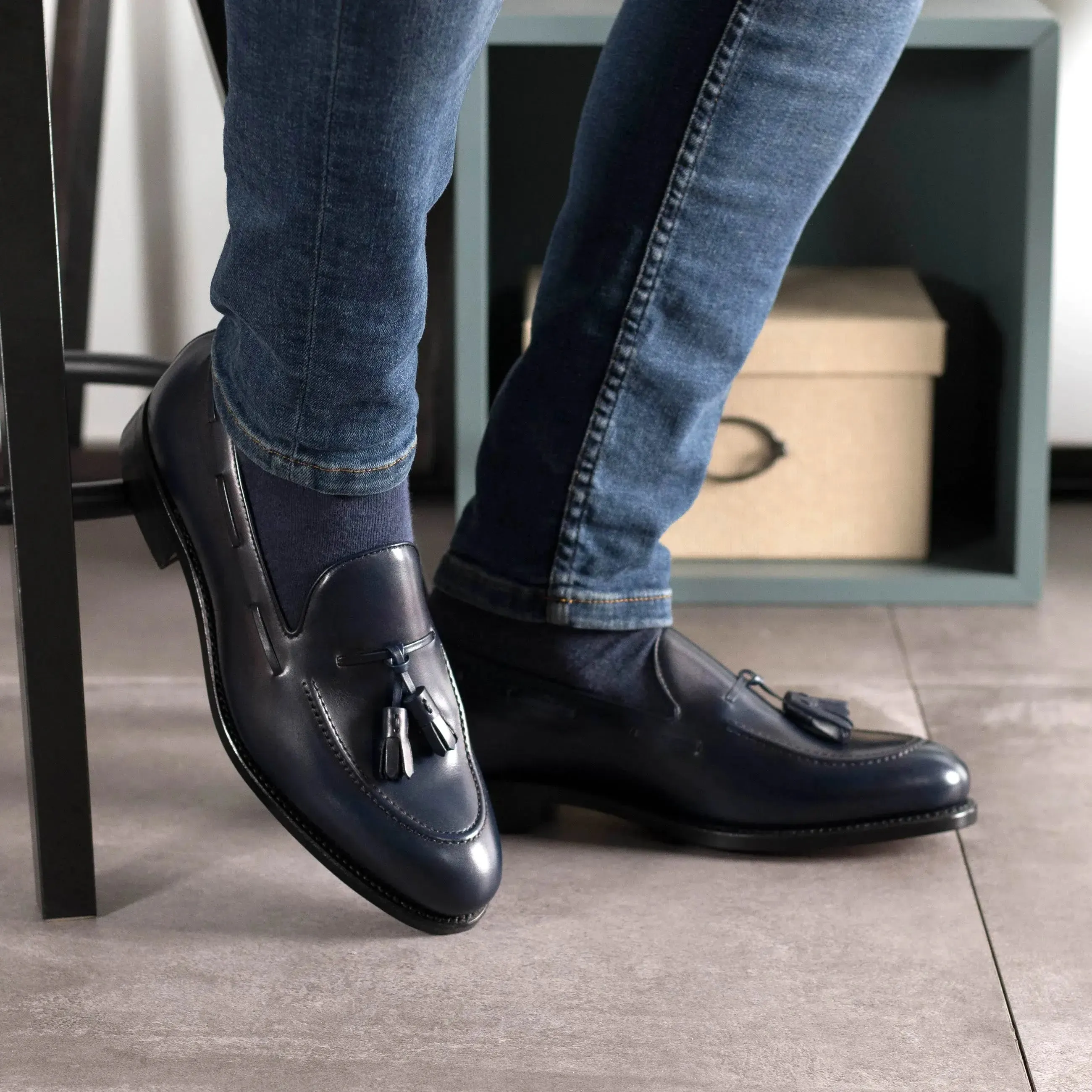 Leather Boat Loafer Zurigo │ Navy & Tassels - Red Soles