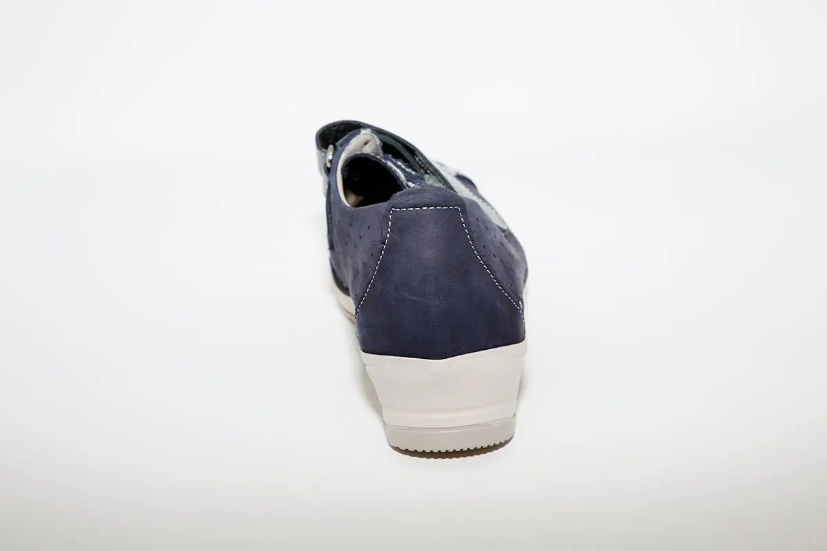 LEON D'ORO - 1039 MEDIUM WEDGE STRAP SHOE - NAVY SUEDE