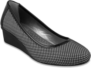 LONDON FOG Chester Neoprene Dress Wedge