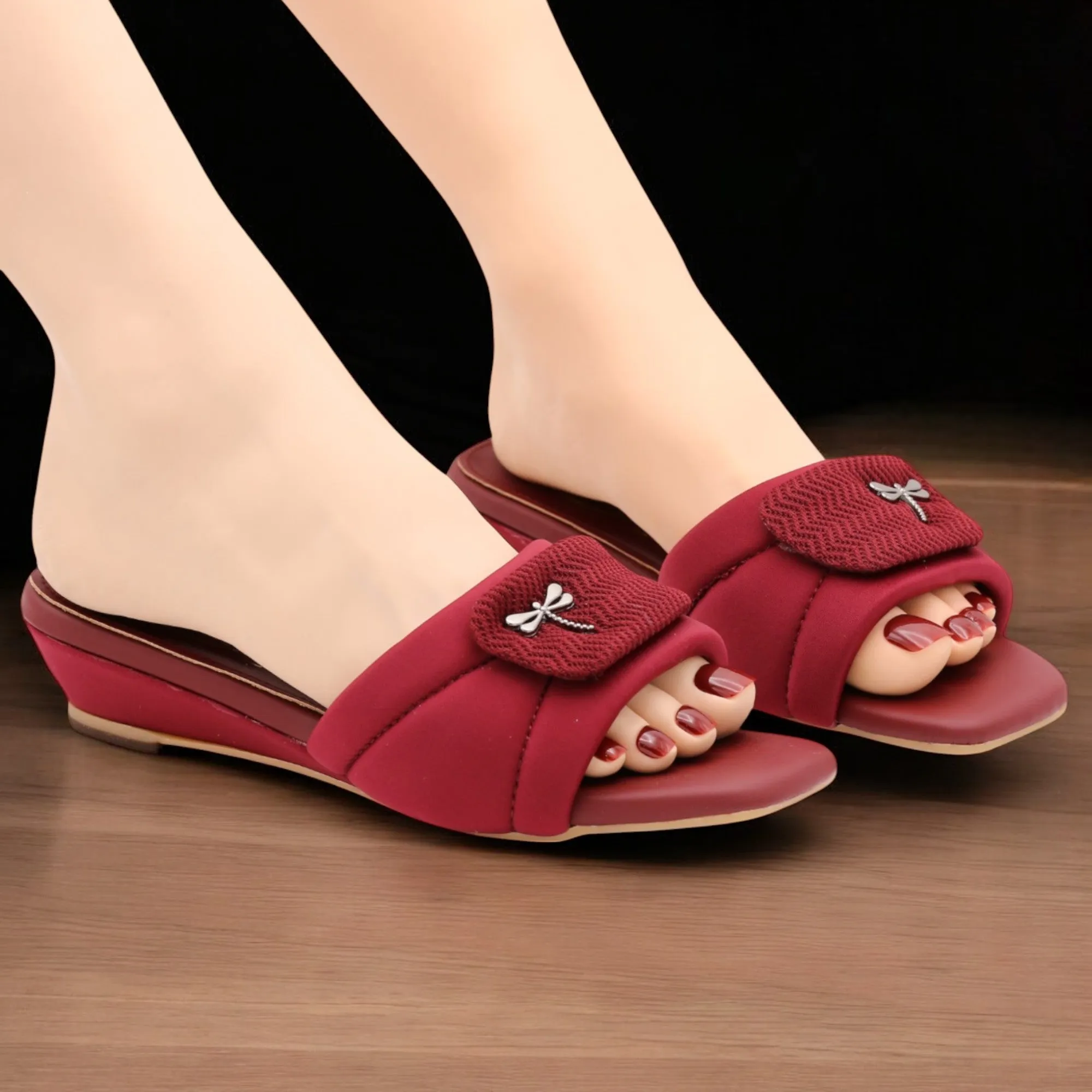 M0614 kitten wedge