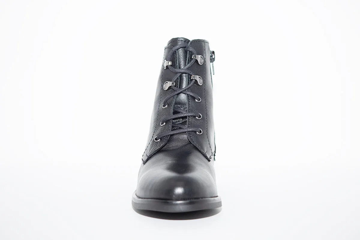 MARIA JAEN - 1007N FLAT LACED ANKLE BOOT - BLACK LEATHER