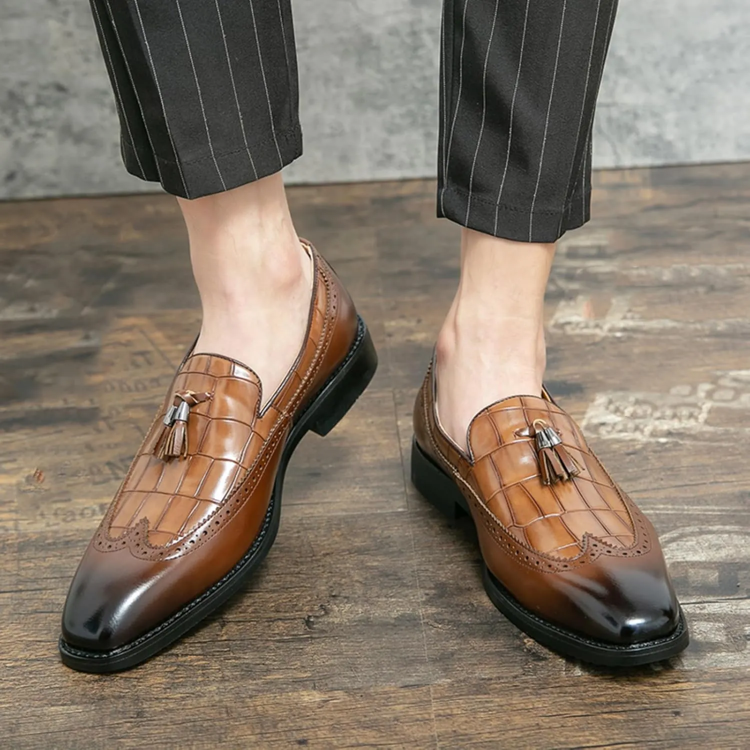 Men Loafer Dress Shoes Multicolor Brogues with Tassels Patchwork Two Tone Color Matching Punched Toe