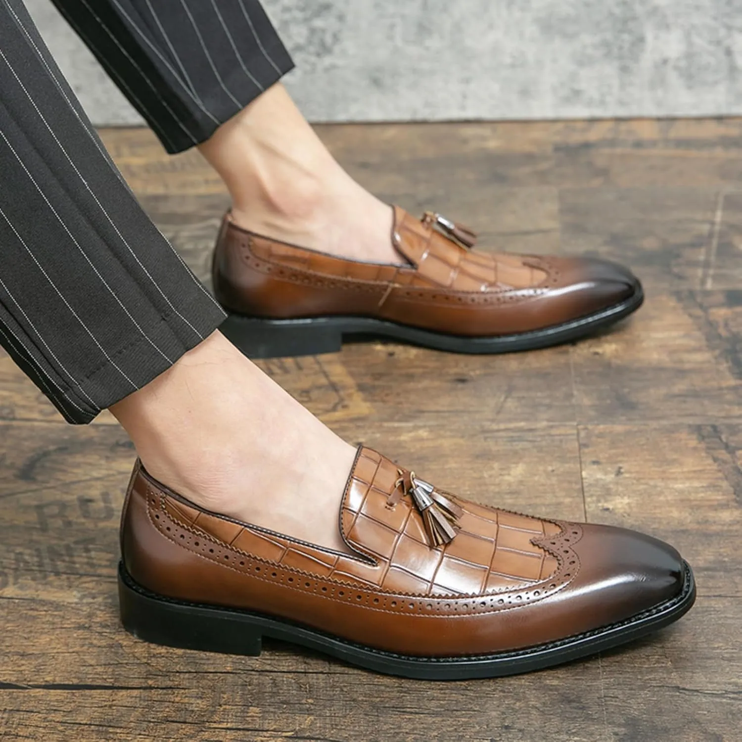 Men Loafer Dress Shoes Multicolor Brogues with Tassels Patchwork Two Tone Color Matching Punched Toe