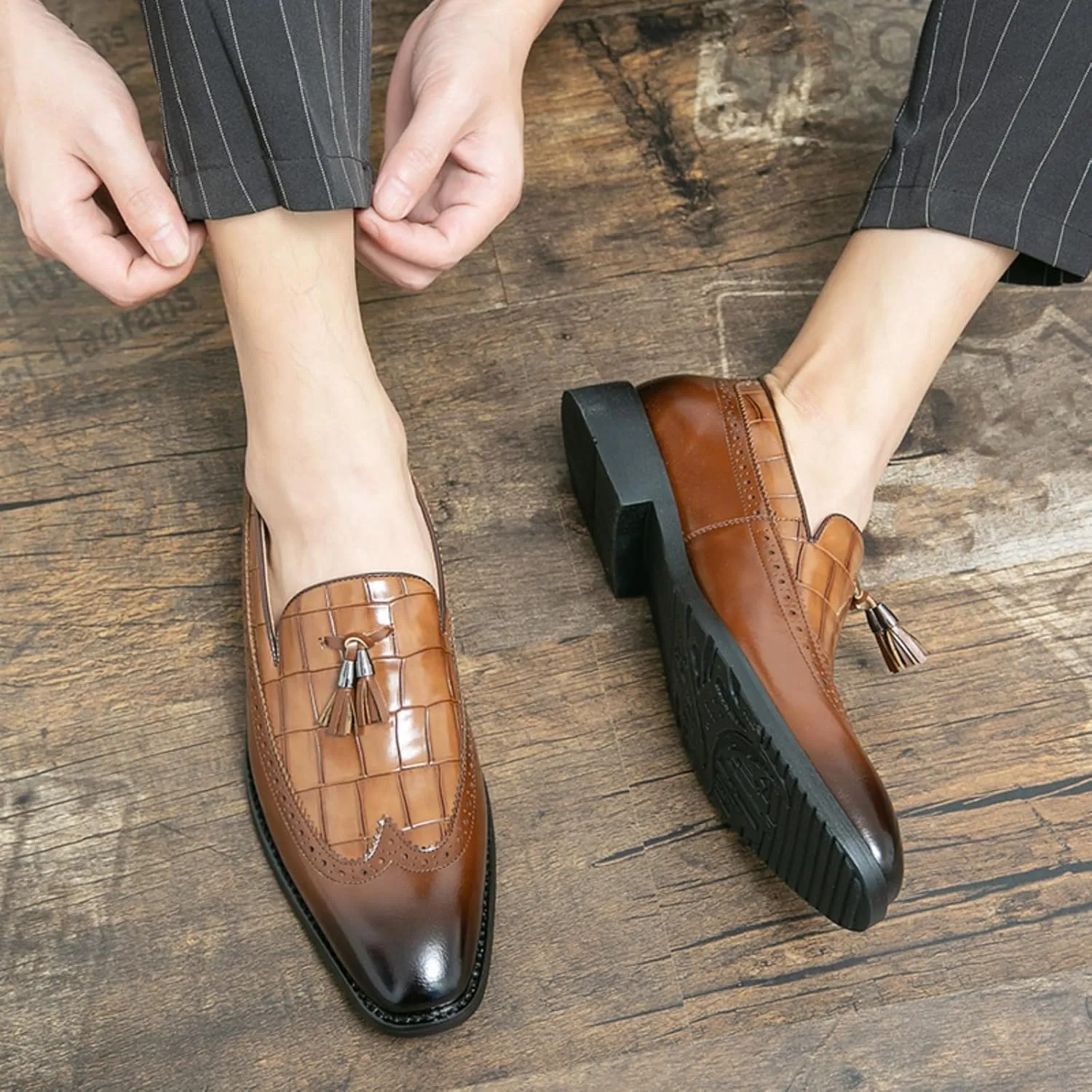Men Loafer Dress Shoes Multicolor Brogues with Tassels Patchwork Two Tone Color Matching Punched Toe