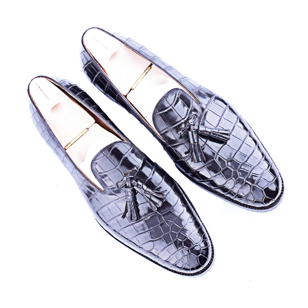 Plain loafer with tassels