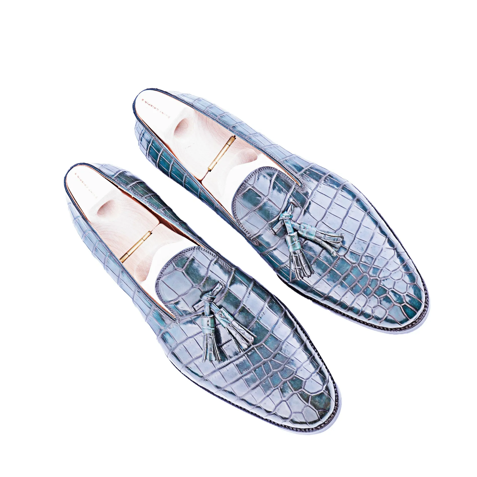 Plain loafer with tassels