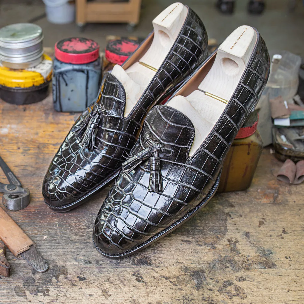 Plain loafer with tassels