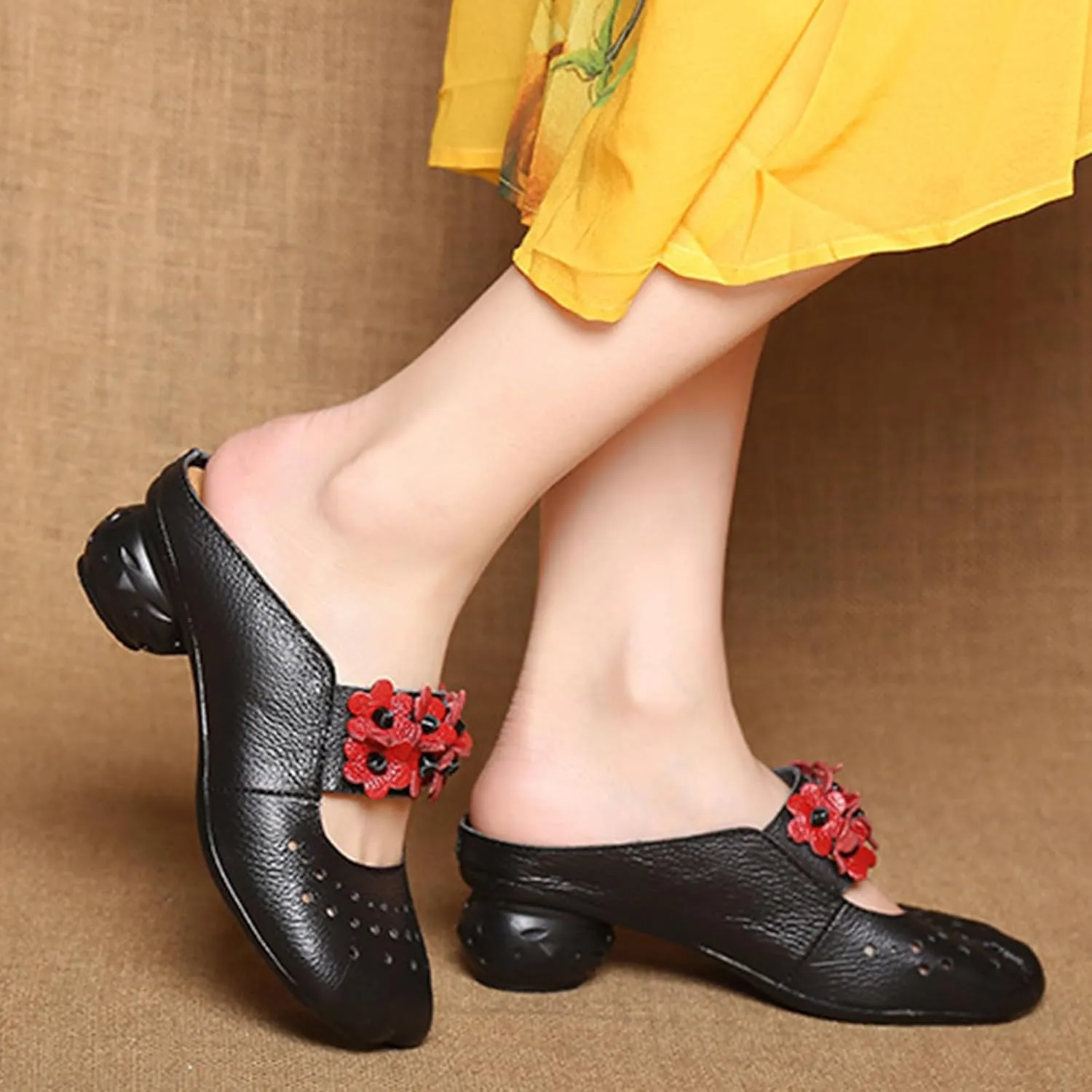 Retro Flower Chunky Heel Slide Mules for Women's Wide Toe Cutout Backless Closed Toe Mid Block Heeled Sandals for Walking Work