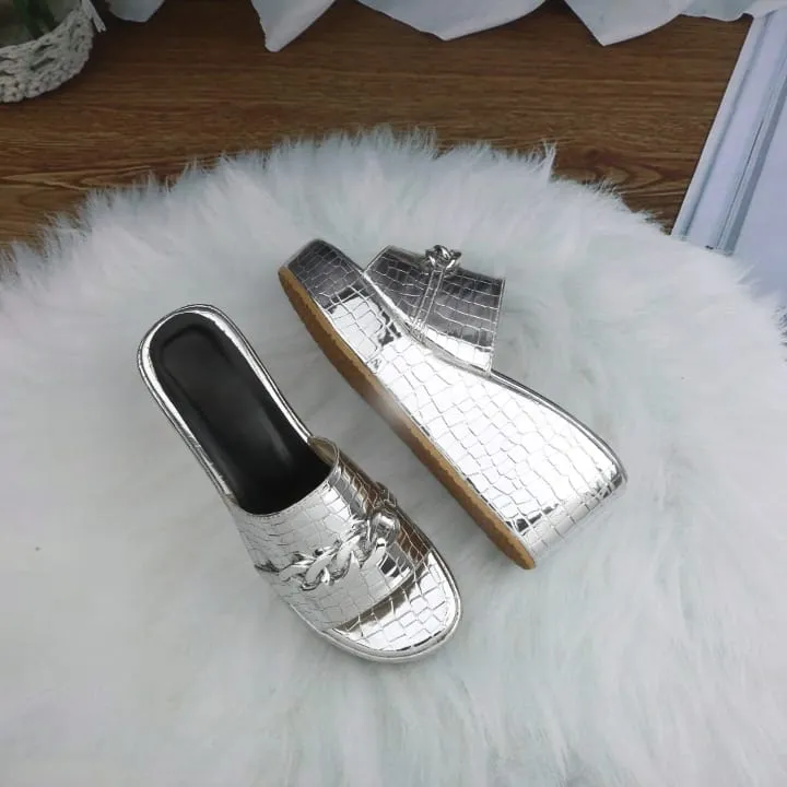 Shiny Chain Wedge