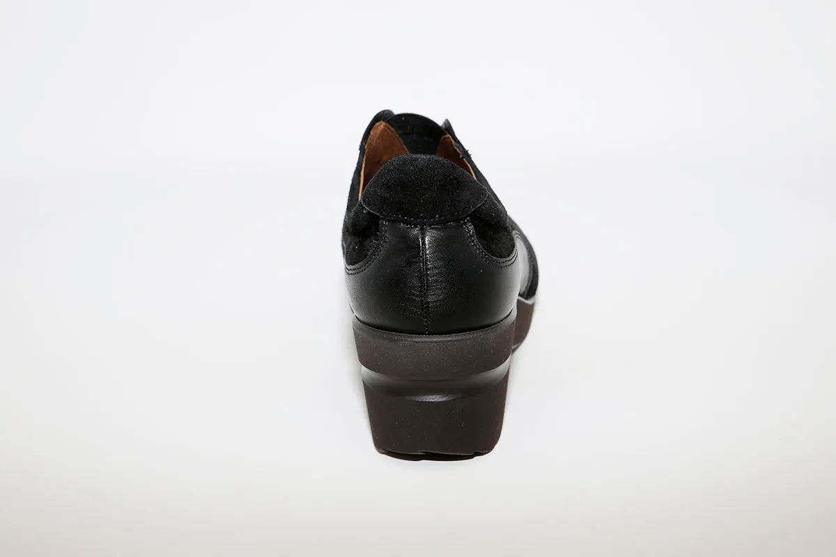SOFTWAVES - 4.81.02 MEDIUM WEDGE SLIP-ON SHOE - BLACK
