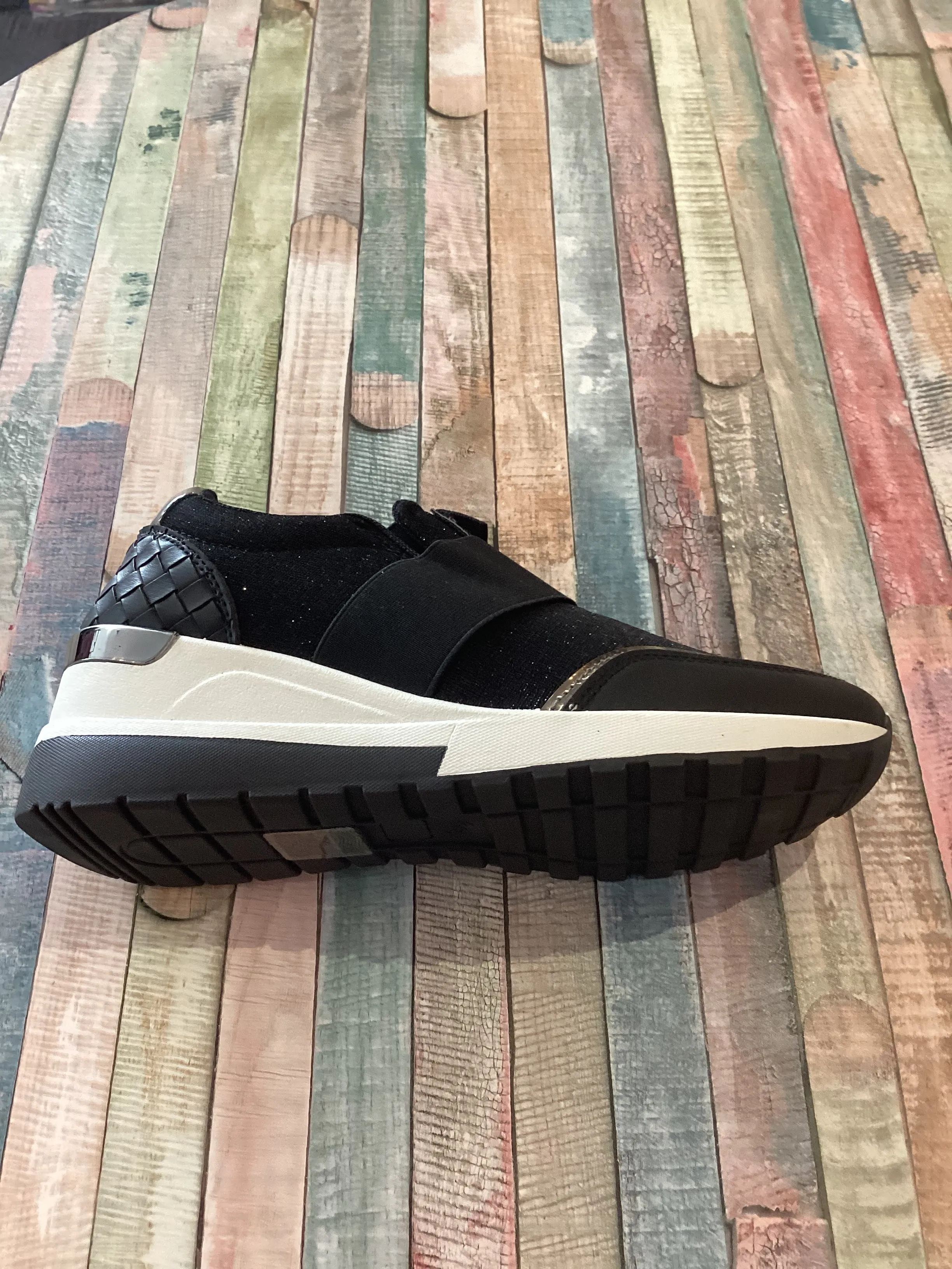 Sparkle wedge slip on trainer - black YD16