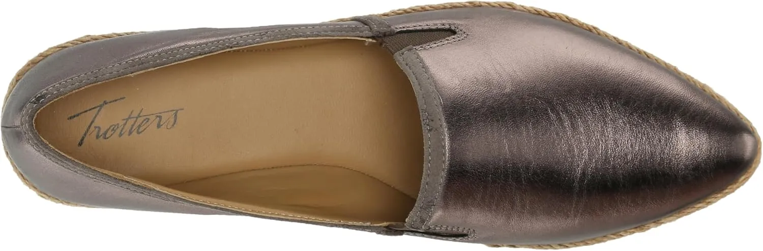 Trotters Women's Estelle Loafer