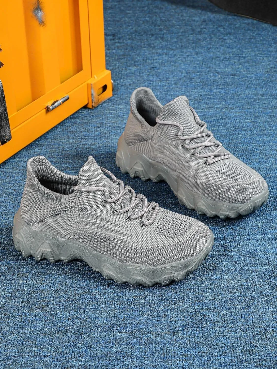 UOQAPRE Running Shoes Lightweight Sports Tennis Shoes Breathable Mesh Walking Sneakers Sock Casual Ladies Fashion Sneakers