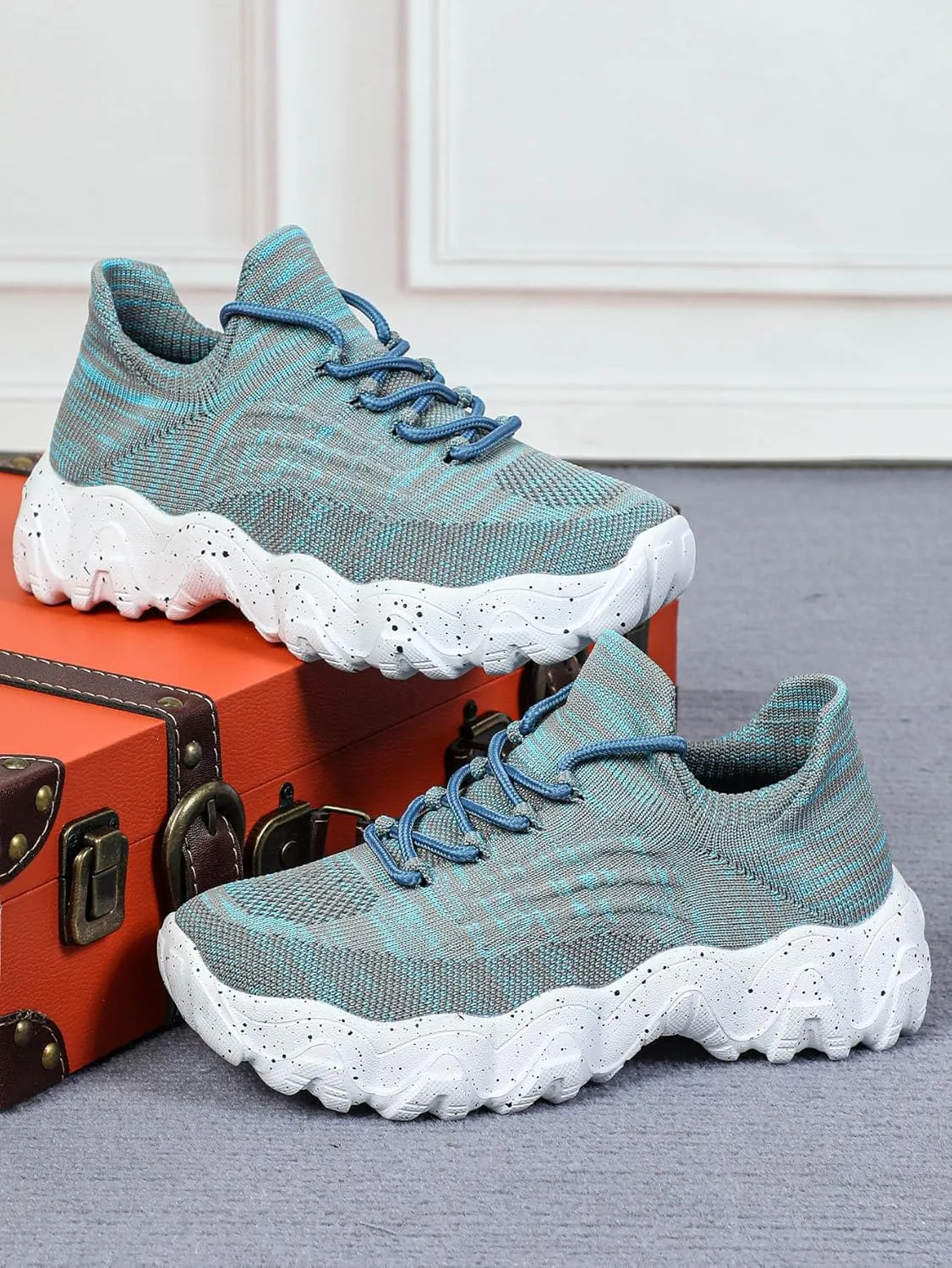 UOQAPRE Running Shoes Lightweight Sports Tennis Shoes Breathable Mesh Walking Sneakers Sock Casual Ladies Fashion Sneakers