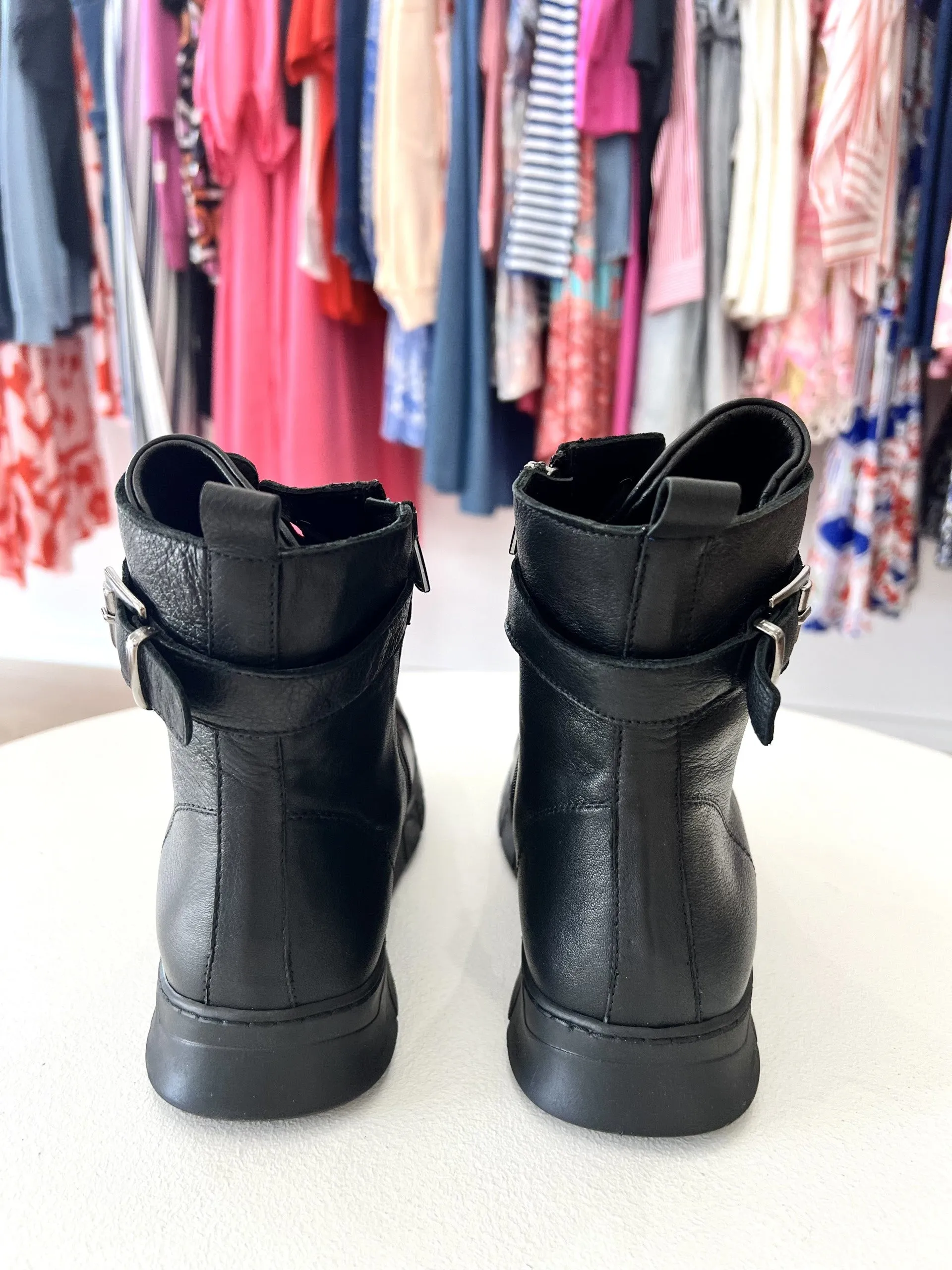 UPLIFT LEATHER BOOT || BLACK