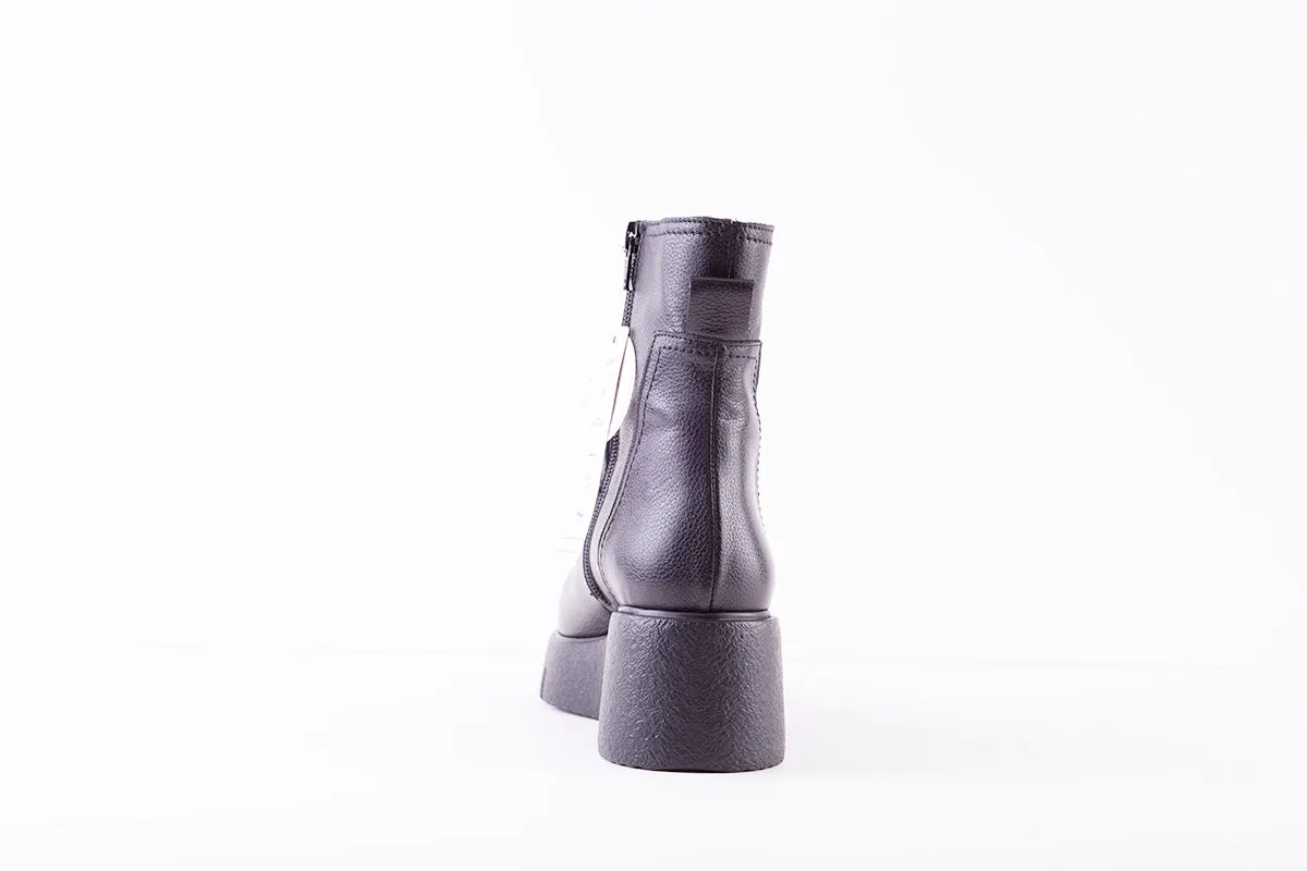 WONDERS E-6243  MEDIUM WEDGE ANKLE BOOT - BLACK LEATHER