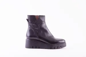WONDERS E-6243  MEDIUM WEDGE ANKLE BOOT - BLACK LEATHER